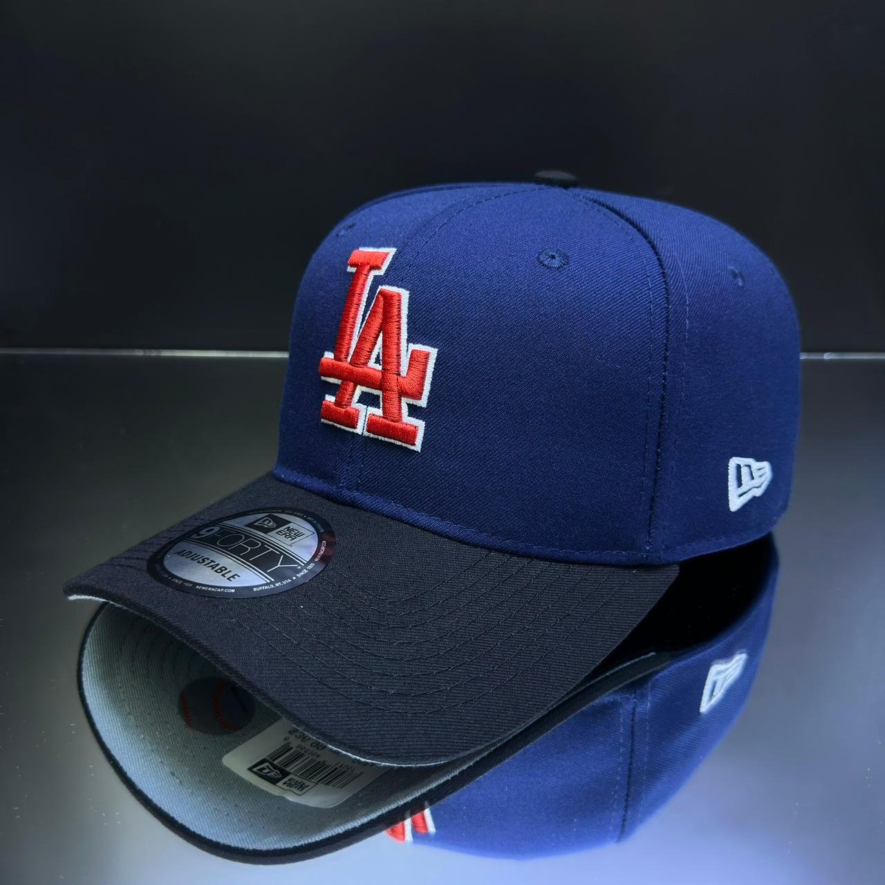 GORRA CURVA L.A / AZUL CON ROJO
