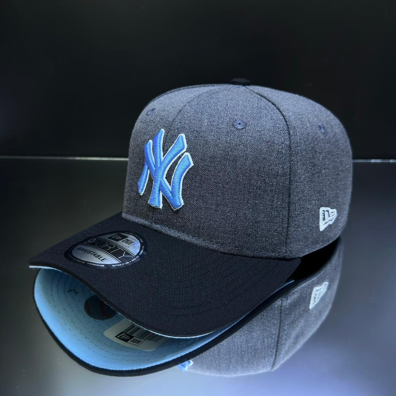 GORRA CURVA NY / CELESTE CON GRIS